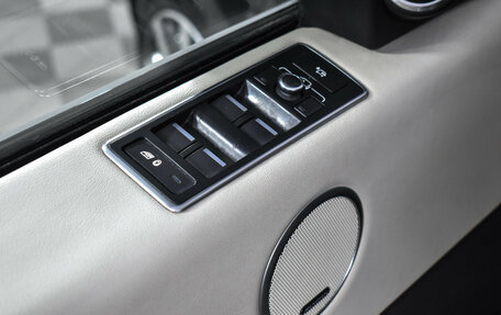 Land Rover Range Rover IV рестайлинг, 2015 год, 3 697 900 рублей, 10 фотография