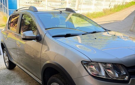 Renault Sandero II рестайлинг, 2015 год, 740 000 рублей, 2 фотография