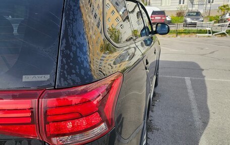 Mitsubishi Outlander III рестайлинг 3, 2020 год, 2 700 000 рублей, 6 фотография