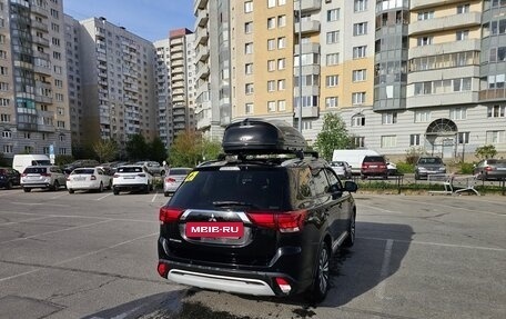Mitsubishi Outlander III рестайлинг 3, 2020 год, 2 700 000 рублей, 5 фотография