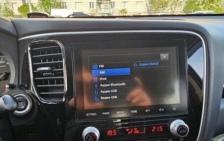 Mitsubishi Outlander III рестайлинг 3, 2020 год, 2 700 000 рублей, 11 фотография