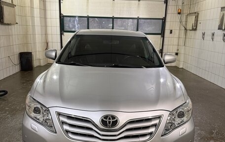 Toyota Camry, 2010 год, 1 100 000 рублей, 5 фотография