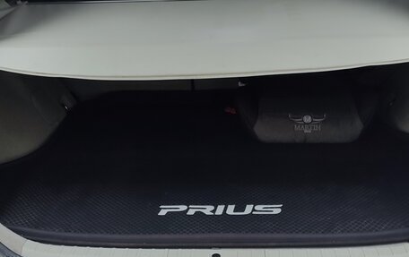 Toyota Prius, 2012 год, 1 180 000 рублей, 17 фотография