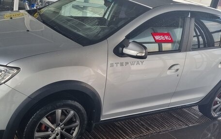Renault Logan II, 2019 год, 1 200 000 рублей, 6 фотография