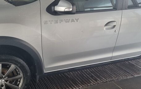 Renault Logan II, 2019 год, 1 200 000 рублей, 14 фотография