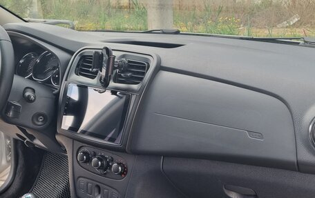 Renault Logan II, 2019 год, 1 200 000 рублей, 22 фотография