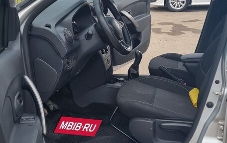 Renault Logan II, 2019 год, 1 200 000 рублей, 16 фотография