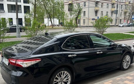 Toyota Camry, 2018 год, 2 300 000 рублей, 5 фотография