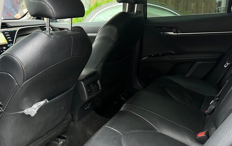 Toyota Camry, 2018 год, 2 300 000 рублей, 9 фотография