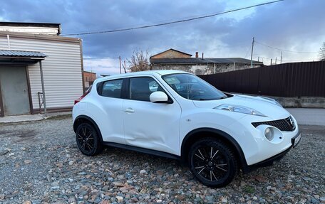 Nissan Juke II, 2013 год, 900 000 рублей, 3 фотография