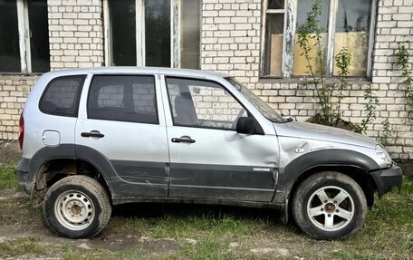 Chevrolet Niva I рестайлинг, 2011 год, 250 000 рублей, 2 фотография