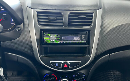 Hyundai Solaris II рестайлинг, 2013 год, 740 000 рублей, 13 фотография