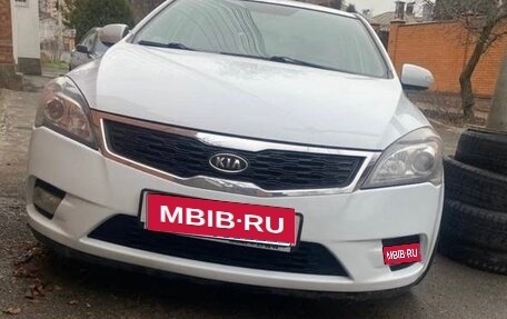 KIA cee'd I рестайлинг, 2010 год, 865 000 рублей, 1 фотография