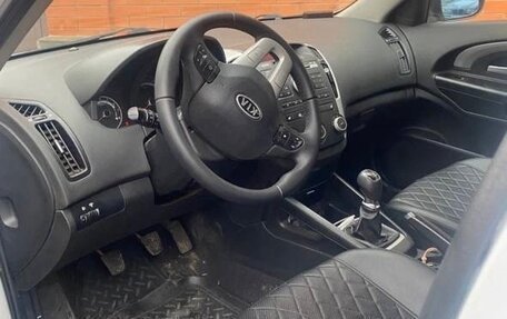 KIA cee'd I рестайлинг, 2010 год, 865 000 рублей, 4 фотография
