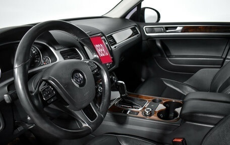 Volkswagen Touareg III, 2011 год, 1 890 000 рублей, 9 фотография