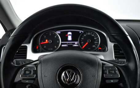 Volkswagen Touareg III, 2011 год, 1 890 000 рублей, 15 фотография