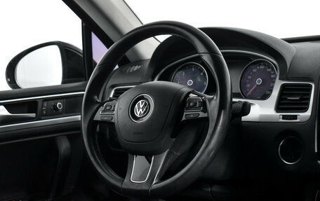Volkswagen Touareg III, 2011 год, 1 890 000 рублей, 18 фотография