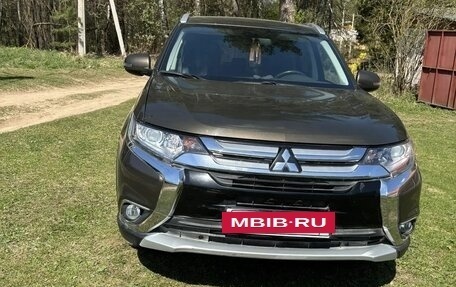 Mitsubishi Outlander III рестайлинг 3, 2018 год, 2 800 000 рублей, 8 фотография