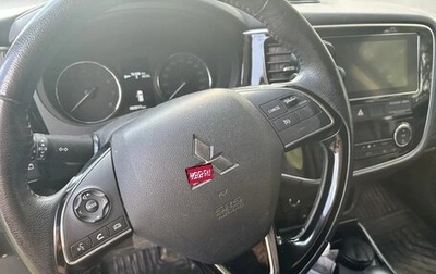 Mitsubishi Outlander III рестайлинг 3, 2018 год, 2 800 000 рублей, 1 фотография