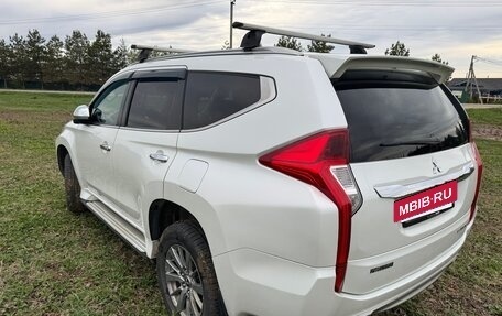 Mitsubishi Pajero Sport III рестайлинг, 2018 год, 2 470 000 рублей, 7 фотография