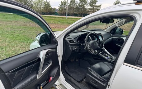 Mitsubishi Pajero Sport III рестайлинг, 2018 год, 2 470 000 рублей, 10 фотография