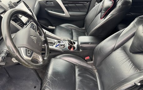 Mitsubishi Pajero Sport III рестайлинг, 2018 год, 2 470 000 рублей, 12 фотография