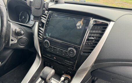 Mitsubishi Pajero Sport III рестайлинг, 2018 год, 2 470 000 рублей, 22 фотография