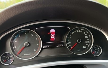 Volkswagen Touareg III, 2011 год, 1 470 000 рублей, 5 фотография