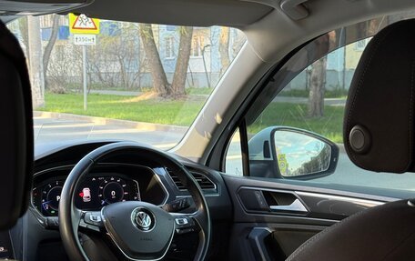 Volkswagen Tiguan II, 2019 год, 2 040 000 рублей, 11 фотография