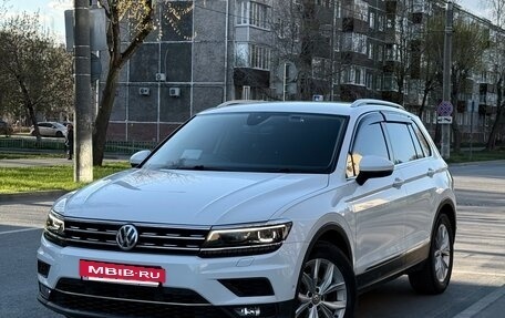 Volkswagen Tiguan II, 2019 год, 2 040 000 рублей, 2 фотография