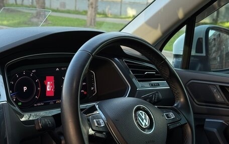 Volkswagen Tiguan II, 2019 год, 2 040 000 рублей, 18 фотография