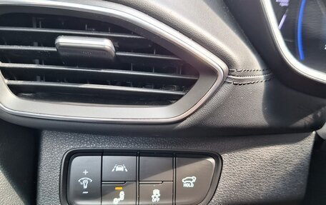 Hyundai Santa Fe IV, 2019 год, 2 990 000 рублей, 15 фотография