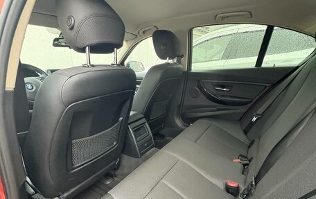 BMW 3 серия, 2018 год, 2 400 000 рублей, 17 фотография