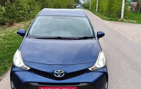 Toyota Prius Alpha I (ZVW40/41), 2014 год, 1 570 000 рублей, 4 фотография