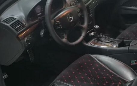 Mercedes-Benz E-Класс, 2005 год, 670 000 рублей, 3 фотография