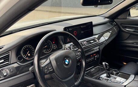 BMW 7 серия, 2014 год, 2 300 000 рублей, 31 фотография