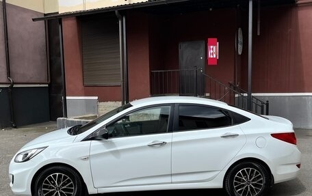 Hyundai Solaris II рестайлинг, 2011 год, 720 000 рублей, 11 фотография