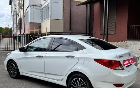 Hyundai Solaris II рестайлинг, 2011 год, 720 000 рублей, 16 фотография