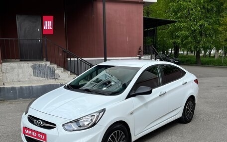 Hyundai Solaris II рестайлинг, 2011 год, 720 000 рублей, 12 фотография