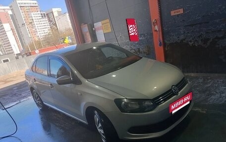 Volkswagen Polo VI (EU Market), 2013 год, 479 000 рублей, 2 фотография