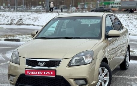 KIA Rio II, 2011 год, 530 000 рублей, 1 фотография
