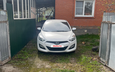 Hyundai i30 II рестайлинг, 2013 год, 900 000 рублей, 10 фотография