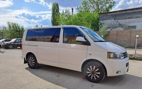 Volkswagen Caravelle T5, 2013 год, 1 875 000 рублей, 3 фотография