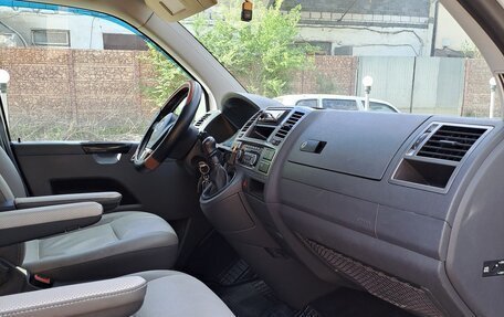 Volkswagen Caravelle T5, 2013 год, 1 875 000 рублей, 12 фотография