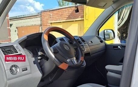 Volkswagen Caravelle T5, 2013 год, 1 875 000 рублей, 16 фотография