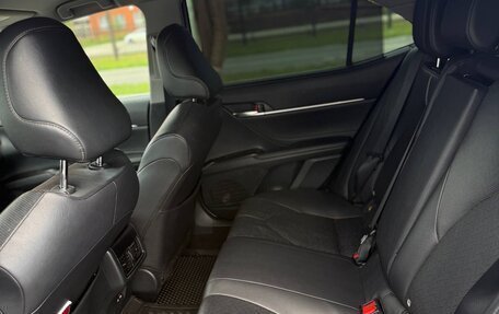 Toyota Camry, 2021 год, 3 200 000 рублей, 6 фотография