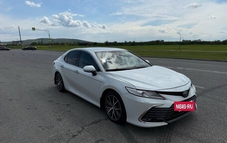 Toyota Camry, 2021 год, 3 200 000 рублей, 2 фотография
