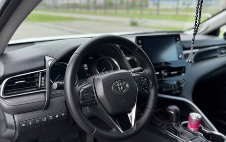 Toyota Camry, 2021 год, 3 200 000 рублей, 10 фотография