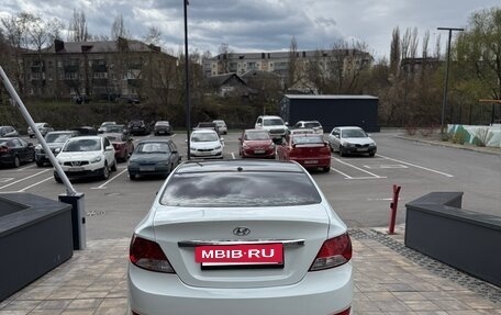 Hyundai Solaris II рестайлинг, 2012 год, 560 000 рублей, 4 фотография