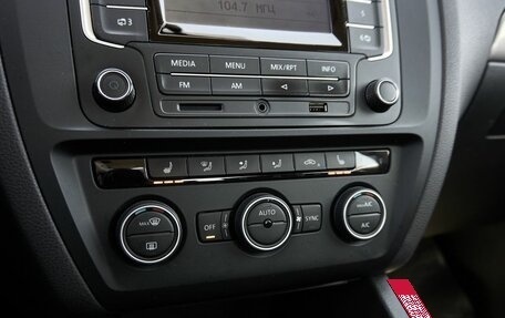 Volkswagen Jetta VI, 2015 год, 1 374 000 рублей, 10 фотография